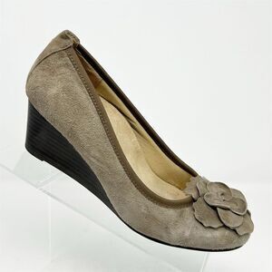 Vionic Women's Taupe Gray Suede Floral Wedge Slip On Heels Size 7 Casual Spring